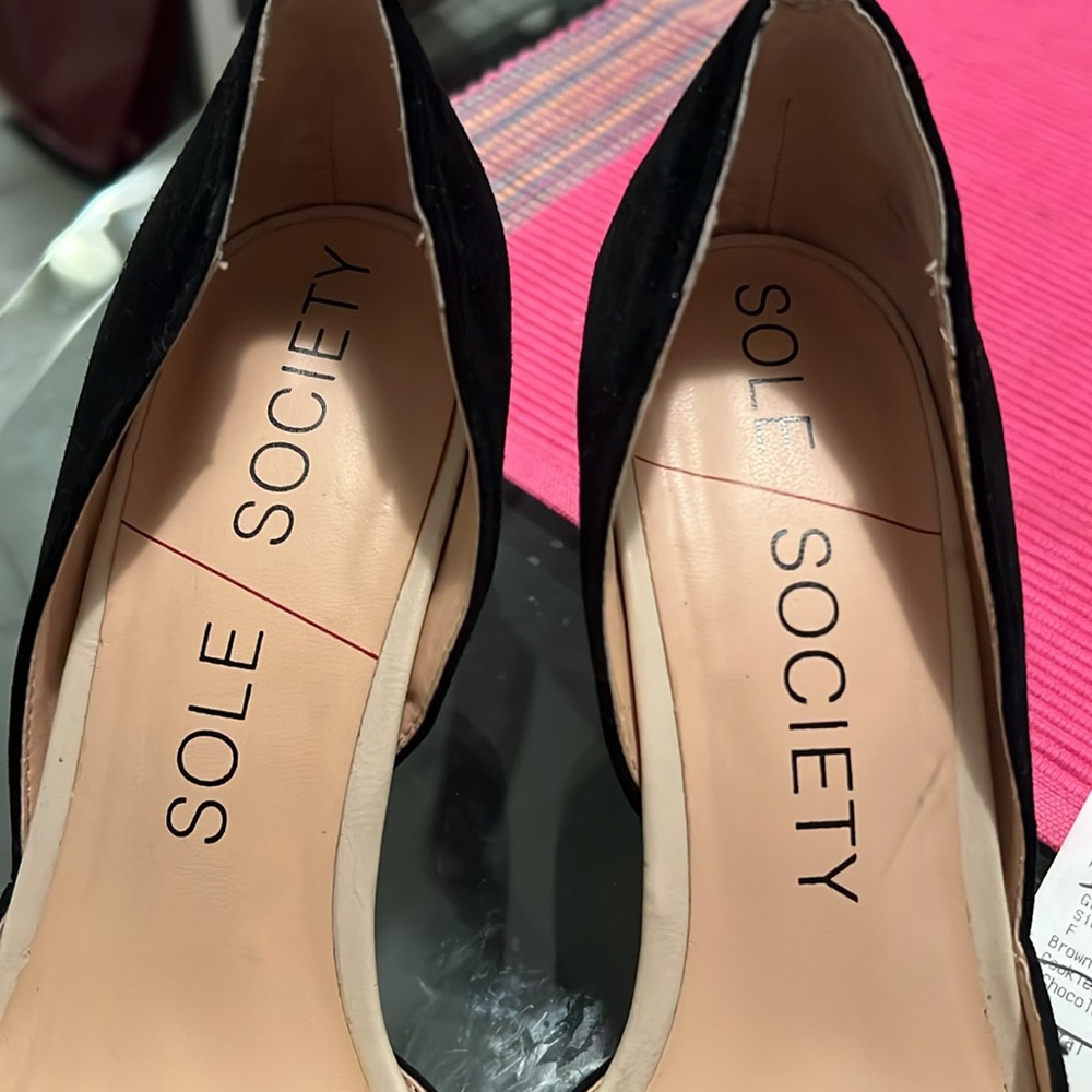 7.5 Suede heels - Picture 8 of 8